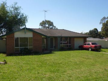 BIG YARD, BIG SIDE ACCESS, QUIET STREET