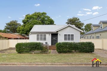 Character Home in Sought After Location - Tradies 